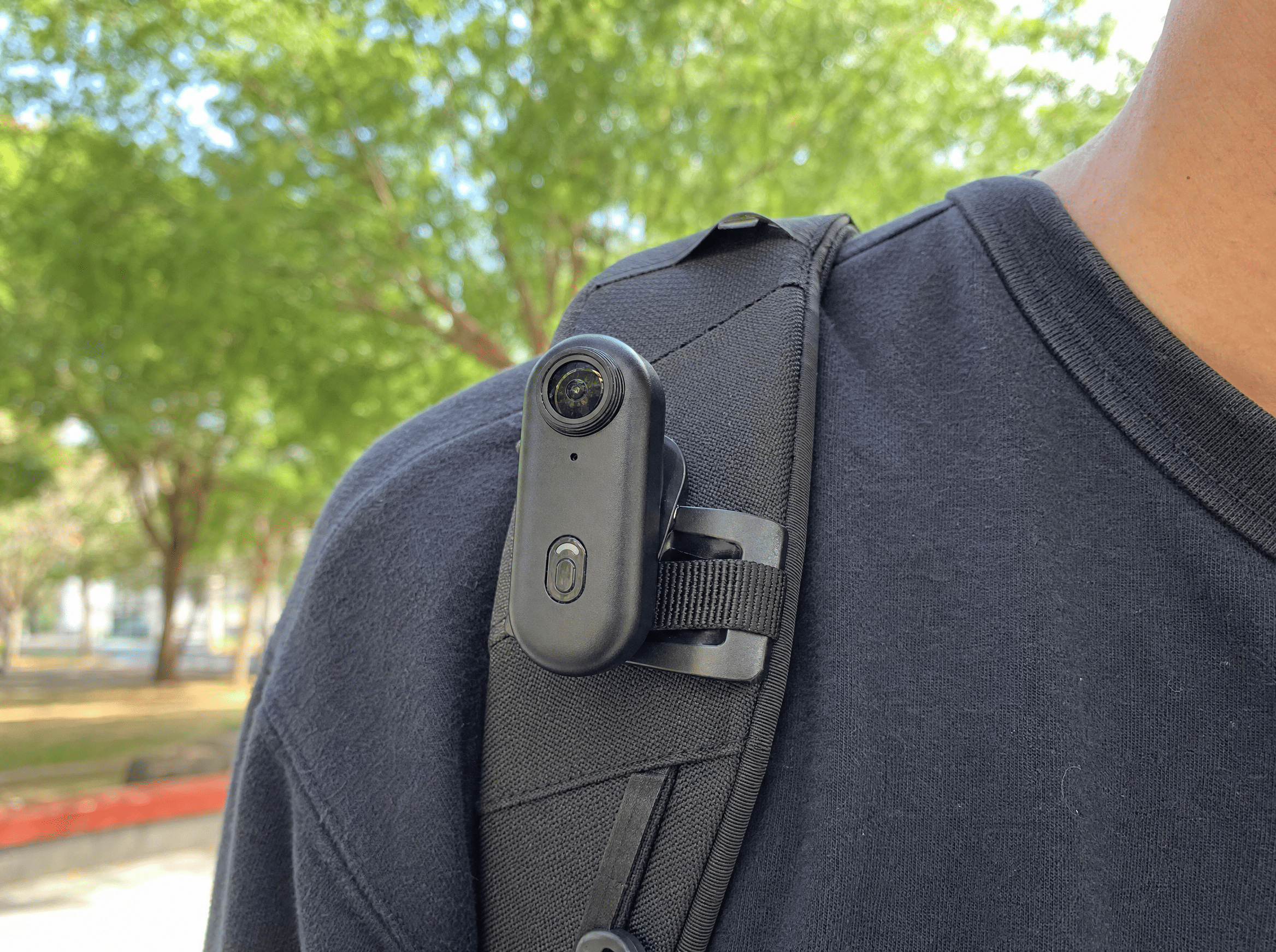 Cámara INNOVO+ con clip en ropa